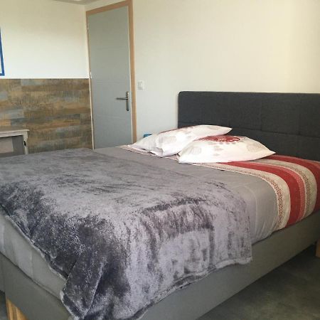 Appartement T2 Independant Dans Maison Pugny-Chatenod Екстер'єр фото