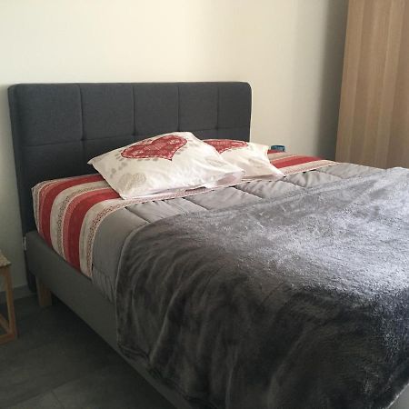 Appartement T2 Independant Dans Maison Pugny-Chatenod Екстер'єр фото